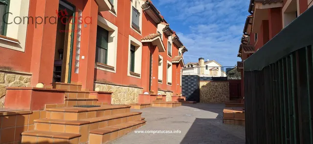 Venta pareado completisimo en los huertos.- — 49