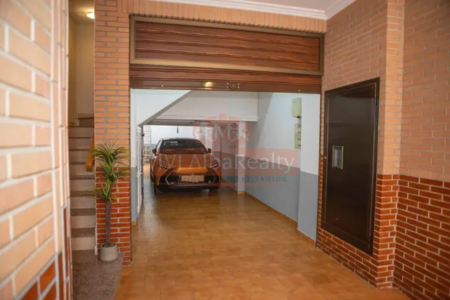 EN VENTA CASA O CHALET INDEPENDIENTE EN ZONA SAN PABLO. — 38