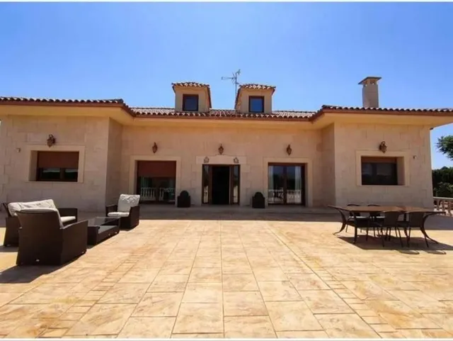 Casa 5 habitaciones 669m² en venta - Pedanías Oeste