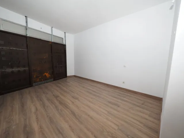 SE VENDE PISO SEMI-NUEVO EN SABADELL, ZONA LA CREU DE BARBERA — 3