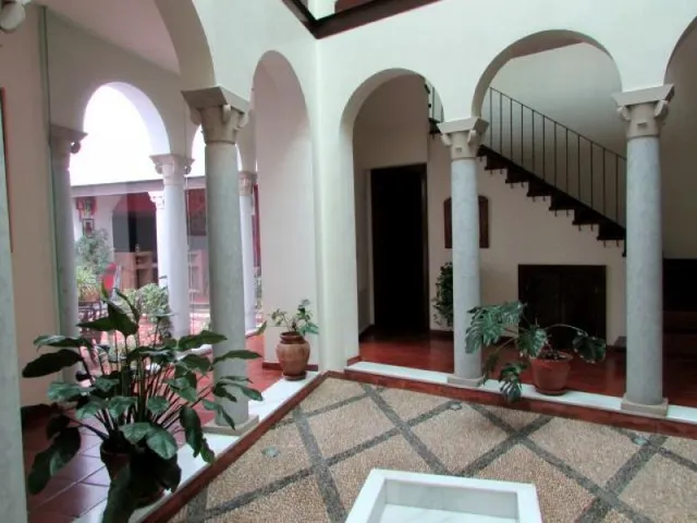 CASA DE LUJO EN PLENO CENTRO DE CÓRDOBA CAPITAL — 3