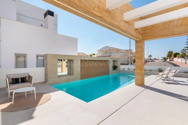 ¡¡LLAVE EN MANO!! PRECIOSA VILLA DE OBRA NUEVA EN CIUDAD QUE - foto 5