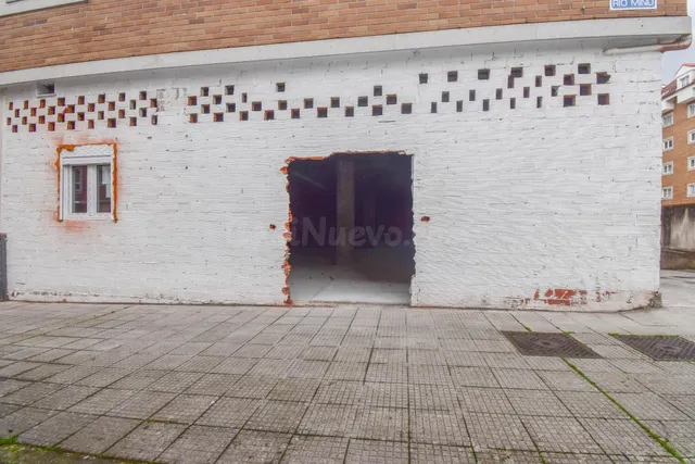 ESPACIOSO LOCAL DE 162 M2 EN LA BARCALA — 3