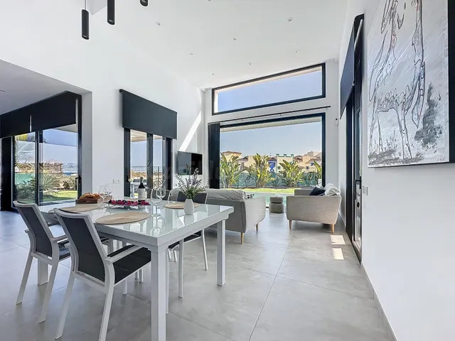 Villa independiente de 262 m2 a 250 m del mar, con piscina y - foto 5
