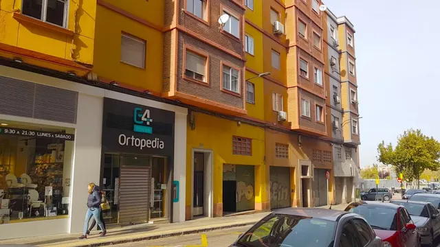 AVDA NAVARRA - 270 m2 de LOCALES COMERCIALES A PIE DE CALLE. — 23