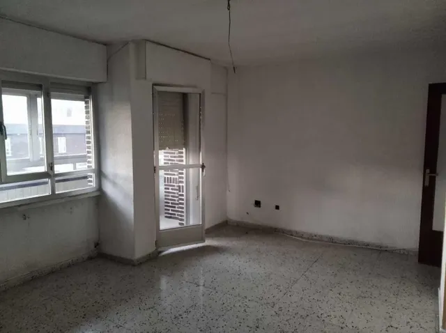 PISO PARA REFORMAR A 2 MINUTOS DEL CENTRO DE PONFERRADA — 3