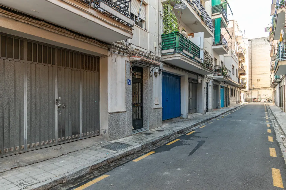 Local comercial en Zaidin junto Avda Cadiz