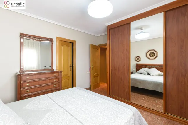 Piso de 3 habitaciones y vestidor con ascensor en el centro de Quart de Poblet — 28