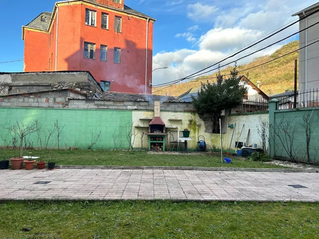 SE VENDE PARCELA URBANA CON CASA PREFABRICADA — 13