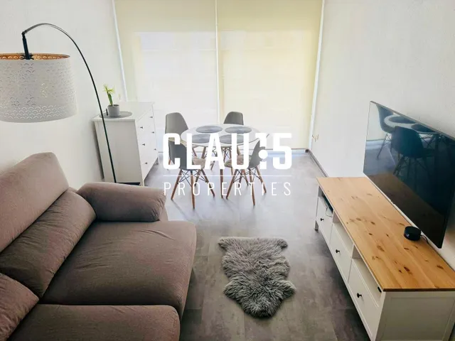 Piso en venta con vistas al mar, piscina comunitaria y ascen - foto 3