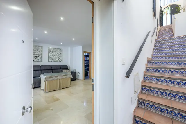Dúplex de 4 dormitorios con vistas al mar, terraza y piscina en Velilla-Taramay — 12