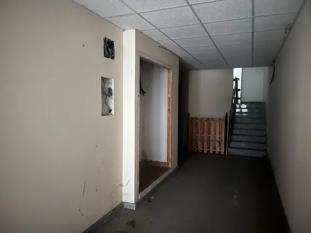 EDIFICIO EN CUATROVIENTOS — 16