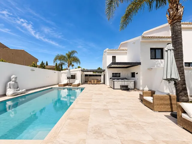 ESPECTACULAR VIVIENDA REFORMADA CON PISCINA, BODEGA, GIMNASI - foto 5
