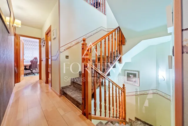 Casa adosada en venta en Passatge de Montbrió del Camp, Reus. — 17