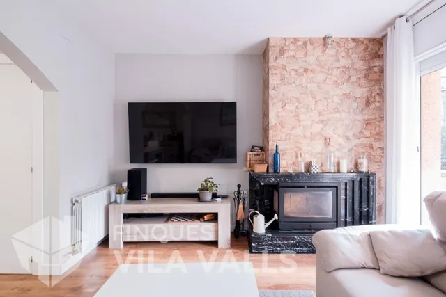 Casa esquinera con jardín privado y estilo inigualable — 12