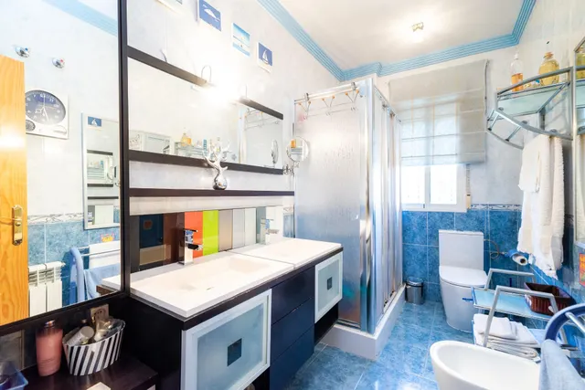 CHALET CON DOS VIVIENDAS ESPECTACULARES E INDEPENDIENTES EN EL VENTORRILLO — 28