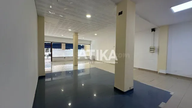 LOCAL COMERCIAL EN VENTA Y AQUILER EN ZONA DE ALTA VISIBILID - foto 3