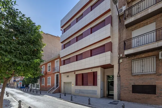 Ático dúplex junto Alhamar con 2 garajes y 2 trasteros — 32