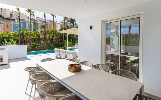 Chalet 4 habitaciones 350m² en venta - Costa Del Sol — 9