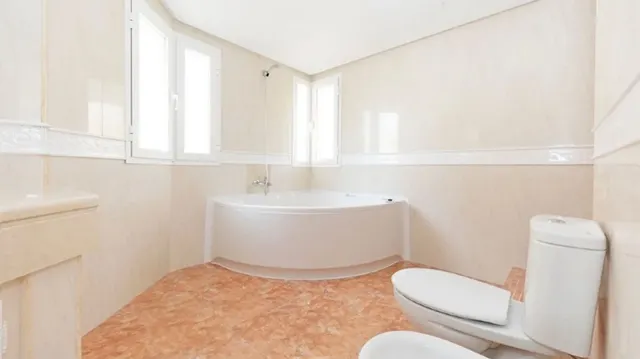 Chalet 5 habitaciones 919m² en venta - Puerto de la Torre — 48