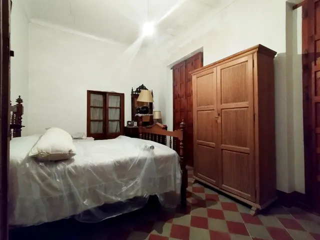 SE VENDE CASA INDEPENDIENTE EN NOVELDA — 32