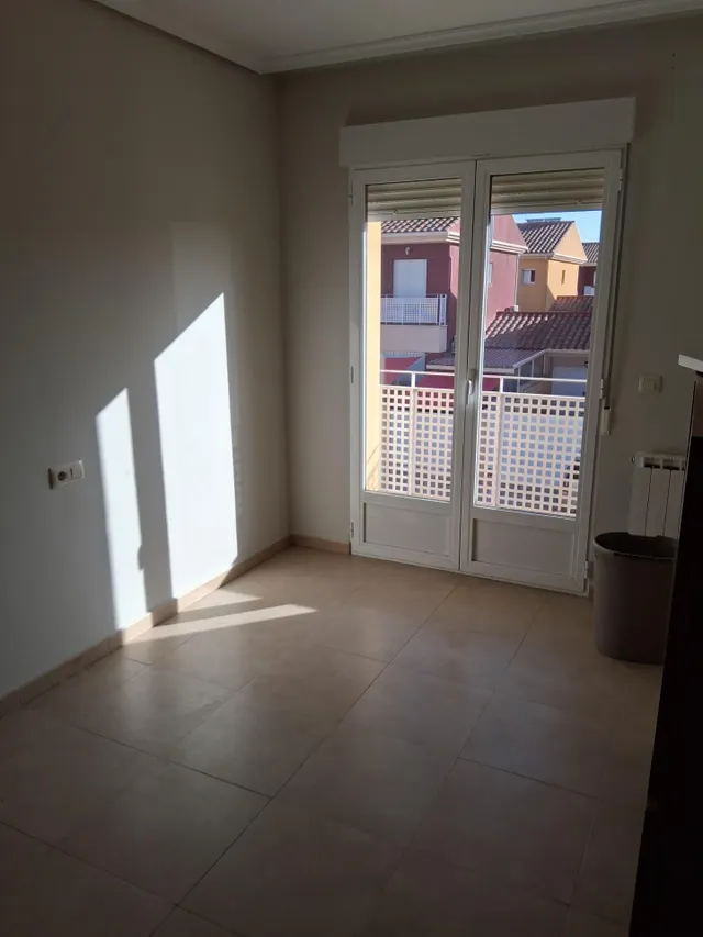 SE VENDE MAGNIFICO ADOSADO EN LA FELIPA — 24