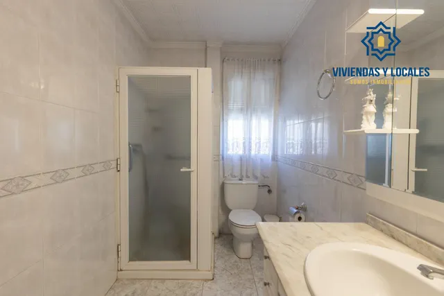 Edificio con gran potencial de inversión en La Zubia — 12