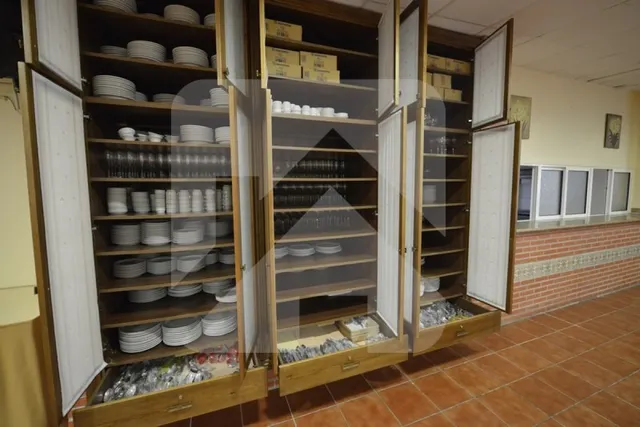 SALÓN PARA EVENTOS CON COCINA Y BARRA — 8