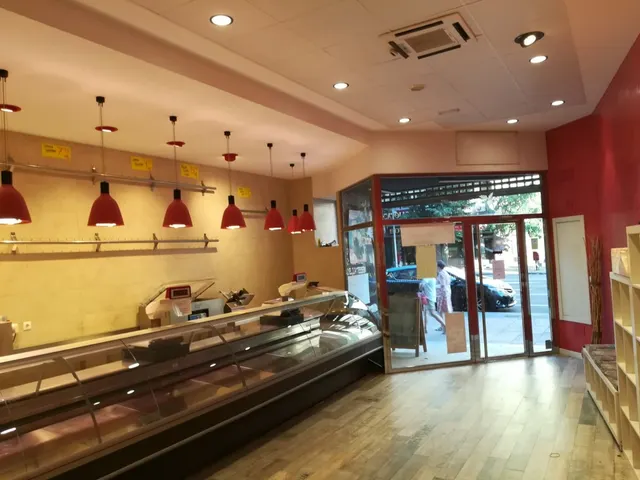 Urbis te ofrece un estupendo local comercial en zona Alamedilla, Salamanca. — 6