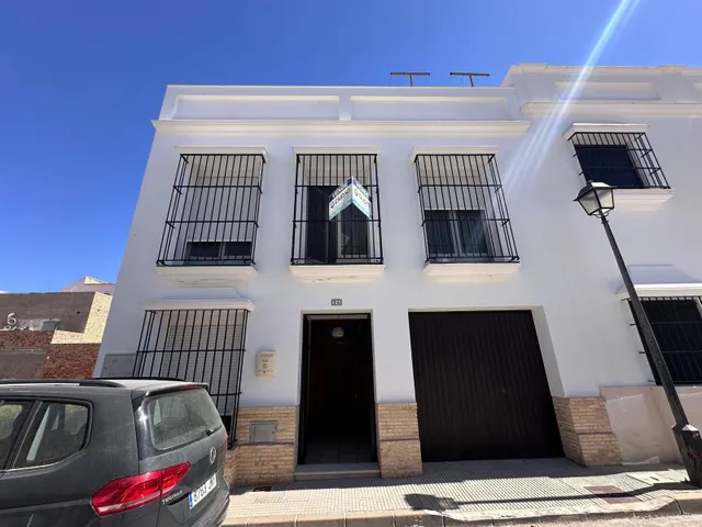 CASA EN LA PUEBLA DE CAZALLA — 42