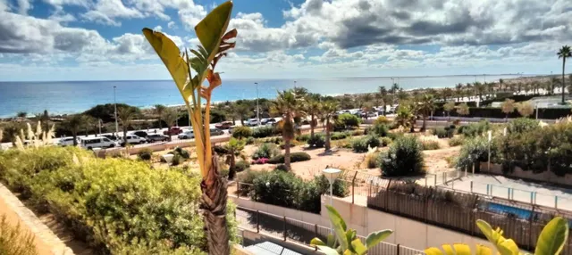 Apartamento 2 Dormitorios y 2 Baños gran terraza con vistas  1ª linea Piscina garajes y trastero — 12