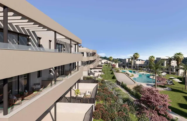 Apartamento planta primera de 3 dormitorios y 2 baños. Estepona — 2