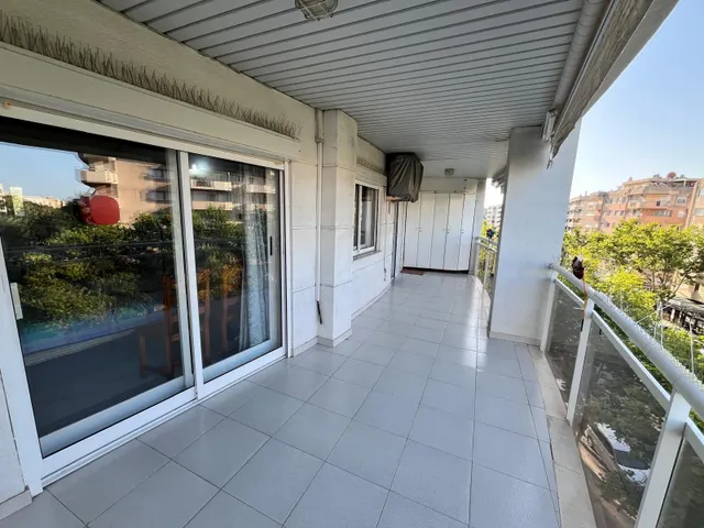 APARTAMENTO DE 2 DORMITORIOS EN PLAZA DE EUROPA. ED. ROYAL. — 6