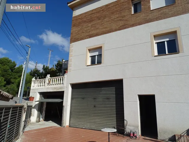 CASA UNIFAMILIAR ESQUINERA EN PARCELA 618M2 — 7