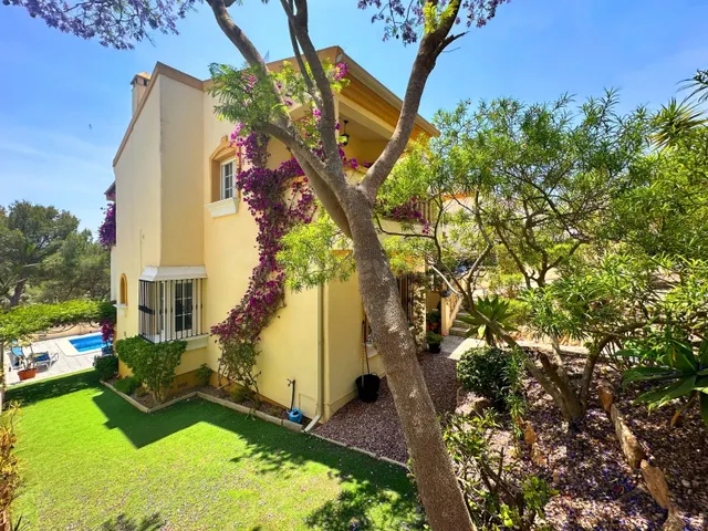 Villa de 3 dormitorios 3 baños en Orihuela Costa  ( Campo de golf Las Ramblas ) — 27