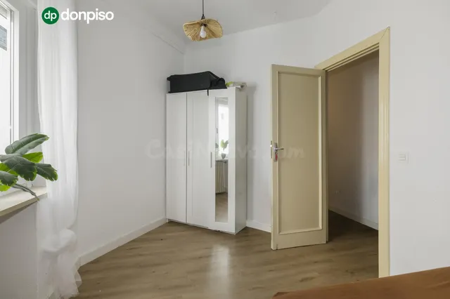 EXCLUSIVO PISO DE 253 m2 EN GRANADA CENTRO – 2.800 €/MES DE RENTABILIDAD — 5