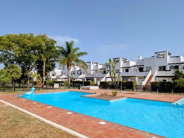 Vivienda en planta baja, 3 dormitorios. - foto 2