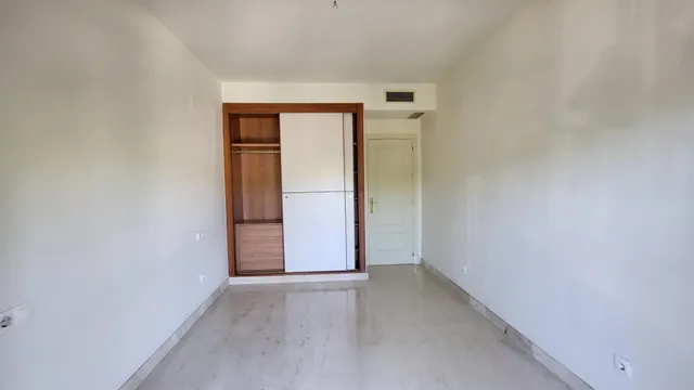 AQUILER LARGA TEMPORADA !!! Impresionante apartamento de 130 m2 en Nueva Andalucía – Zona El Rodeo — 15