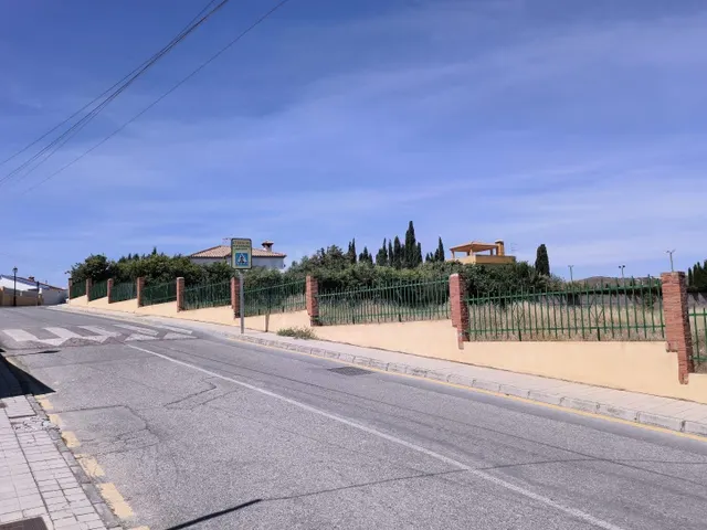 Parcelas urbanas en El Arenal (Alhendín) desde 275 m2 – Cons