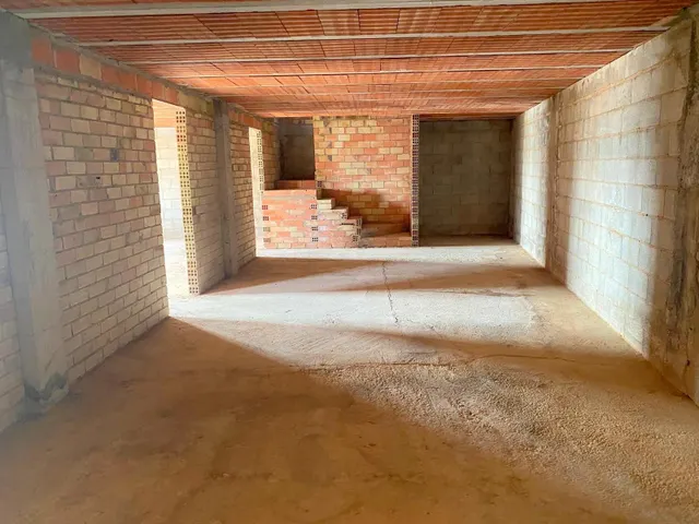 INMUEBLE DE DOS ALTURAS EN CONSTRUCCIÓN — 6