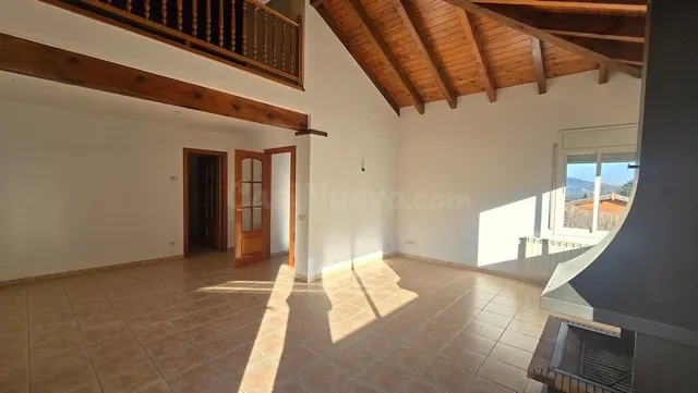 Chalet totalmente amueblado de 220 m2 rodeado de jardín llan - foto 5