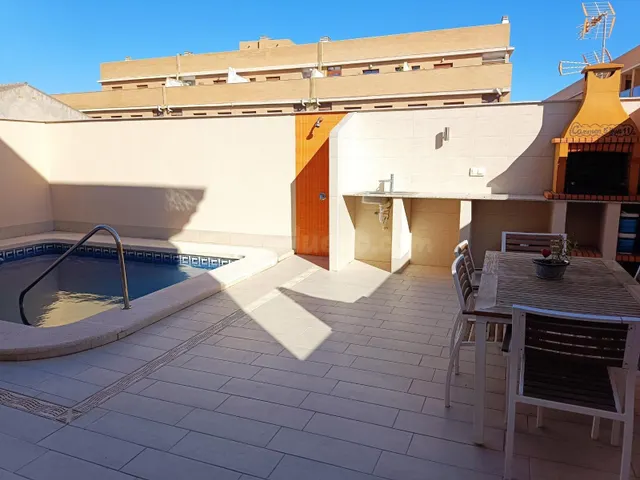 UNA VIVIENDA ÚNICA CON ESPACIO, PRIVACIDAD Y POSIBILIDAD DE 