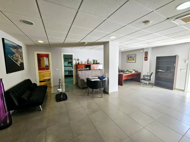 Local comercial 96m² en venta - 1ª línea de playa - foto 4
