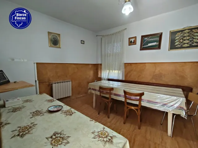 **se vende casa en Noceda del bierzo** — 7