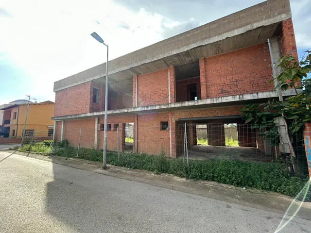 PARCELA CON ESTRUCTURA + PROYECTO BASICO y VISADO de OBRA — 7