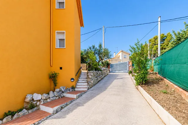 CASA FAMILIAR CON PISCINA, PRIVACIDAD Y ESPECTACULARES VISTAS A LA MONTAÑA EN LAS PALMERAS, CANYELLES — 36