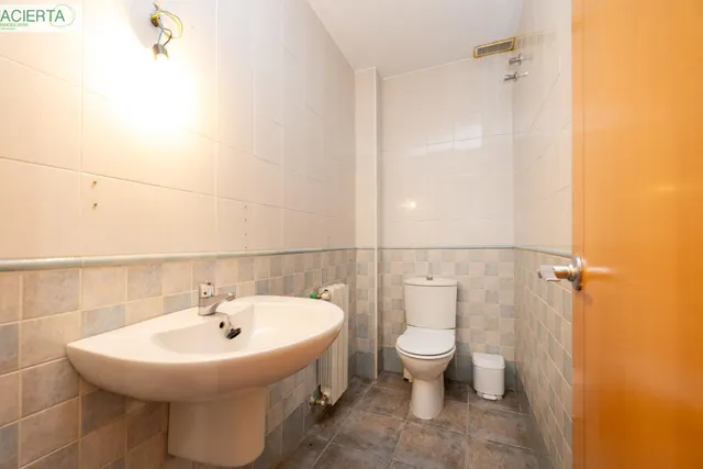Ponemos a la venta esta preciosa casa en Urbanizacion cerrada, con zonas comunes y piscina comunitaria. — 25