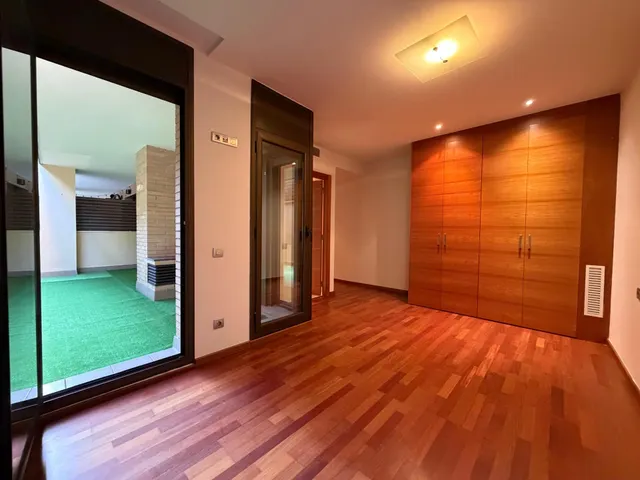 Planta baja con patio privado en Creu Alta, Carrer Canonge Joncar con Carrer Vilacinca – 2 habitaciones, 2 baños y espacio exterior propio — 6