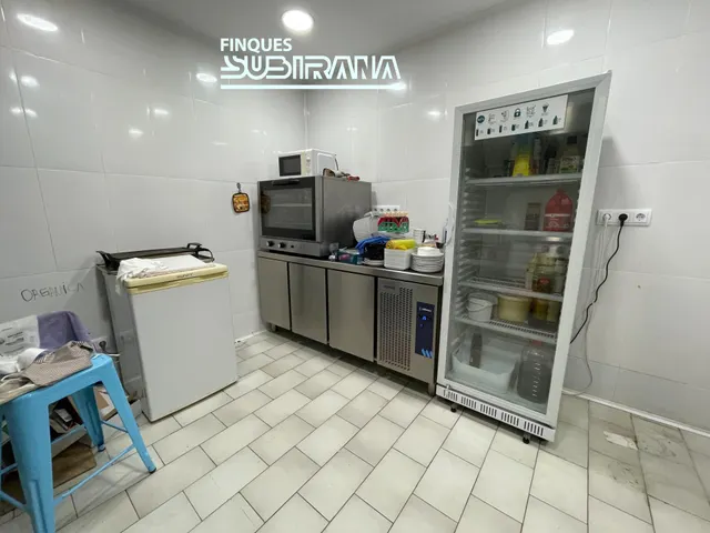 LOCAL COMERCIAL ADAPTAT COM A BAR-CAFERIA-RESTAURANT AL CENTRE DE SANTA COLOMA DE QUERALT. — 11