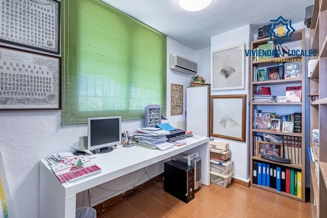 CASA PAREADA EN LA ZUBIA CON PISCINA, ZONA DE BARBACOA Y JARDÍN — 34
